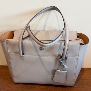 Tory Burch Elegant Gray Leather Tote Bag
